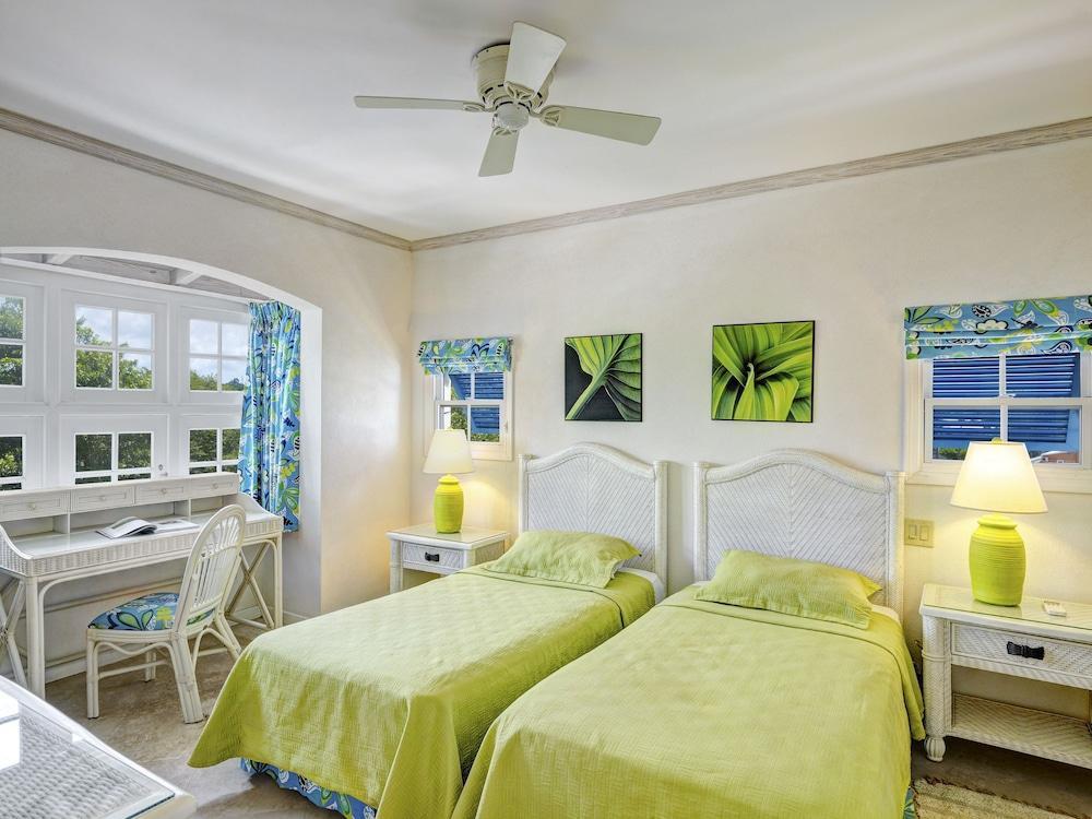 Butterfly Beach Hotel Крайст-Черч Экстерьер фото