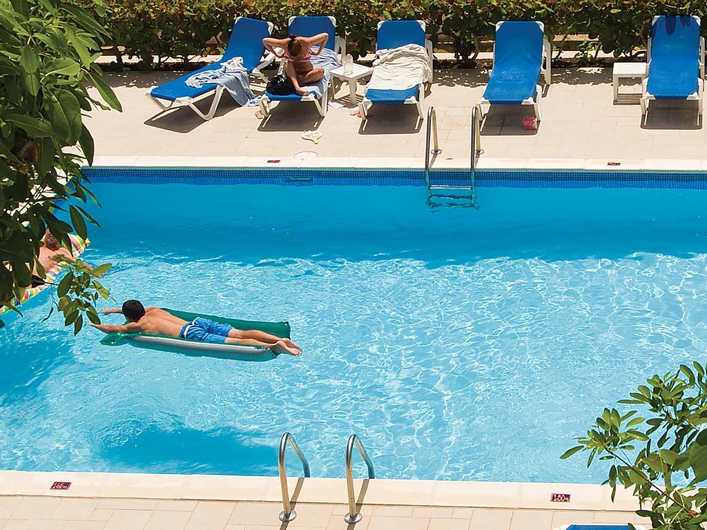 Butterfly Beach Hotel Крайст-Черч Экстерьер фото
