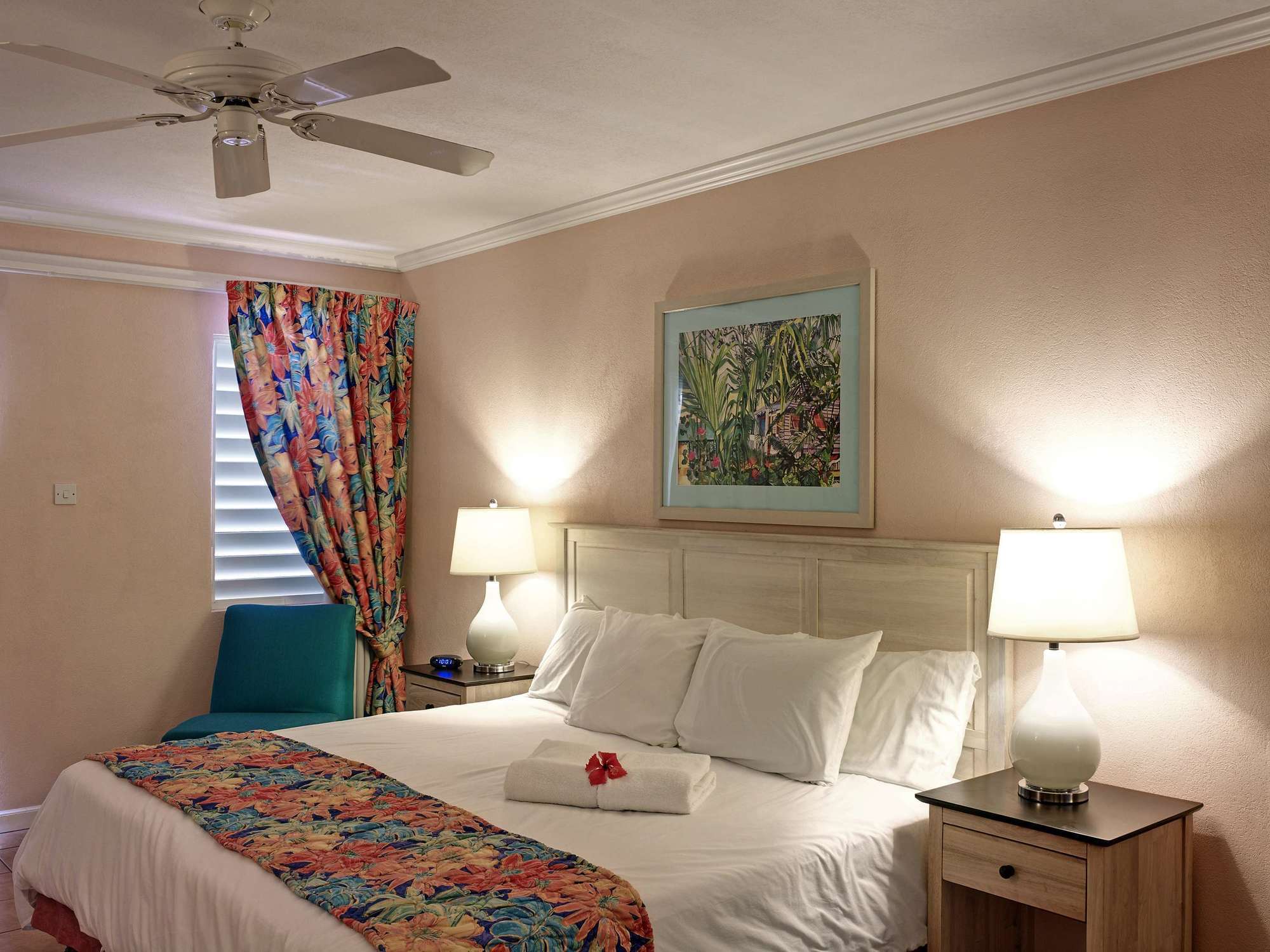Butterfly Beach Hotel Крайст-Черч Экстерьер фото
