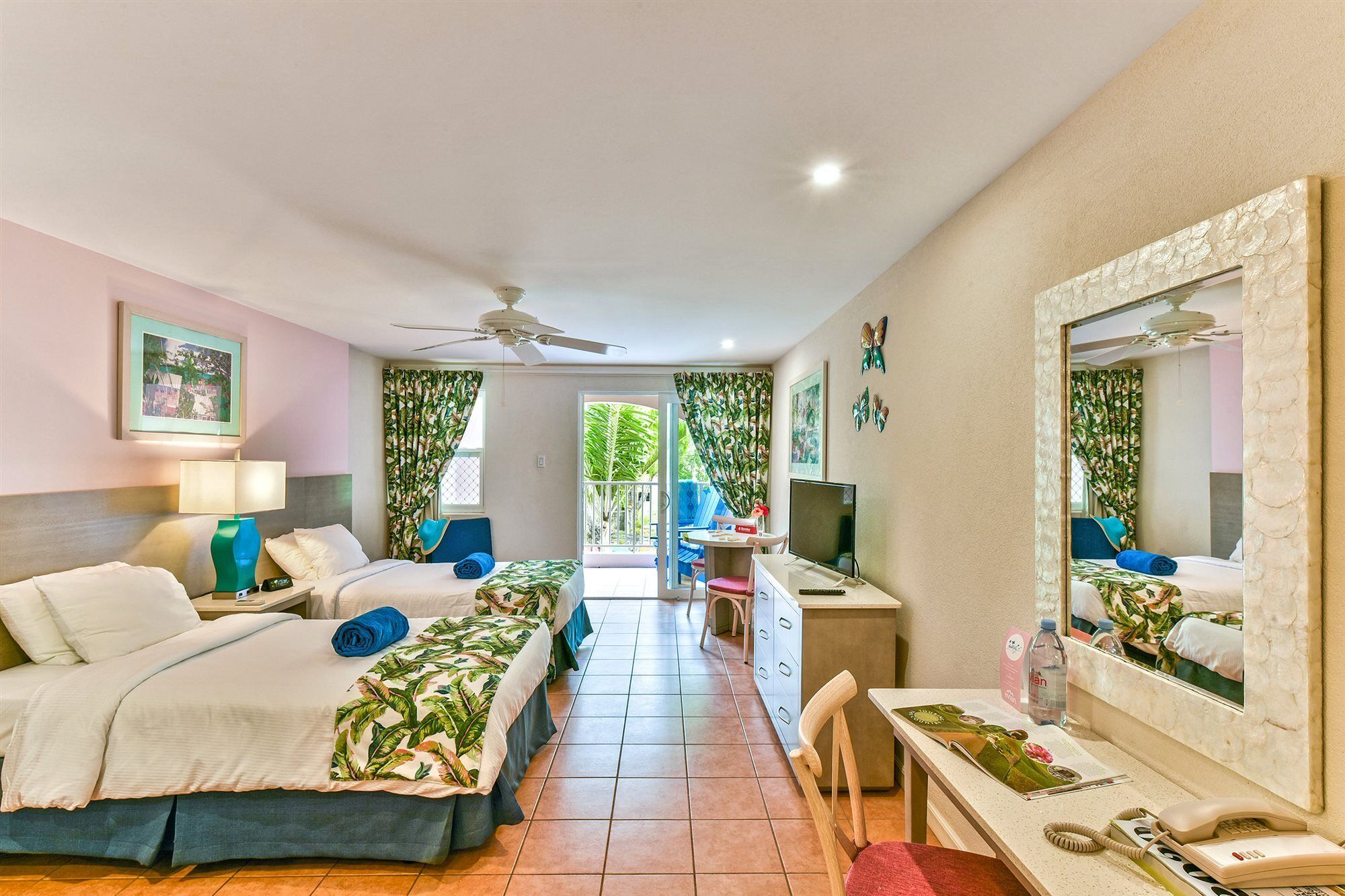 Butterfly Beach Hotel Крайст-Черч Экстерьер фото